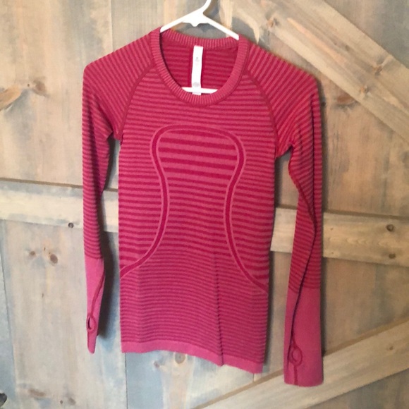 lululemon athletica Tops - Lululemon Swiftly Tech Longsleeve. Size 2